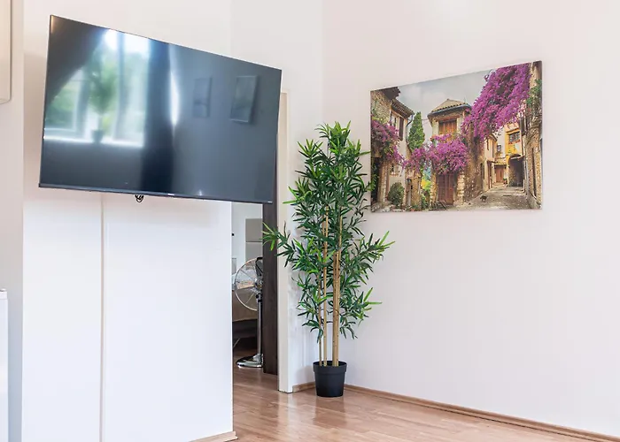 Lovely 2br Apt, Great Location - Near Schoenbrunn